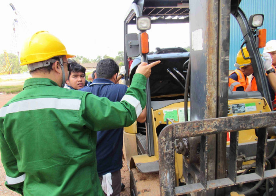 Pembinaan Operator Forklift