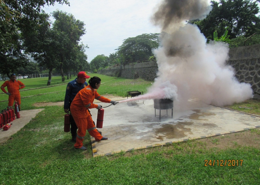 Petugas K3 Peran Kebakaran Kelas D